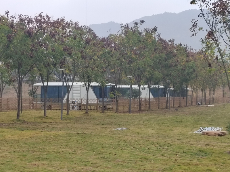 중국 공장 도매 맞춤형 애플 캐빈 모바일 캡슐 하우스 강철 프레임 샌드위치 패널 컨테이너 사무실 건물 화장실